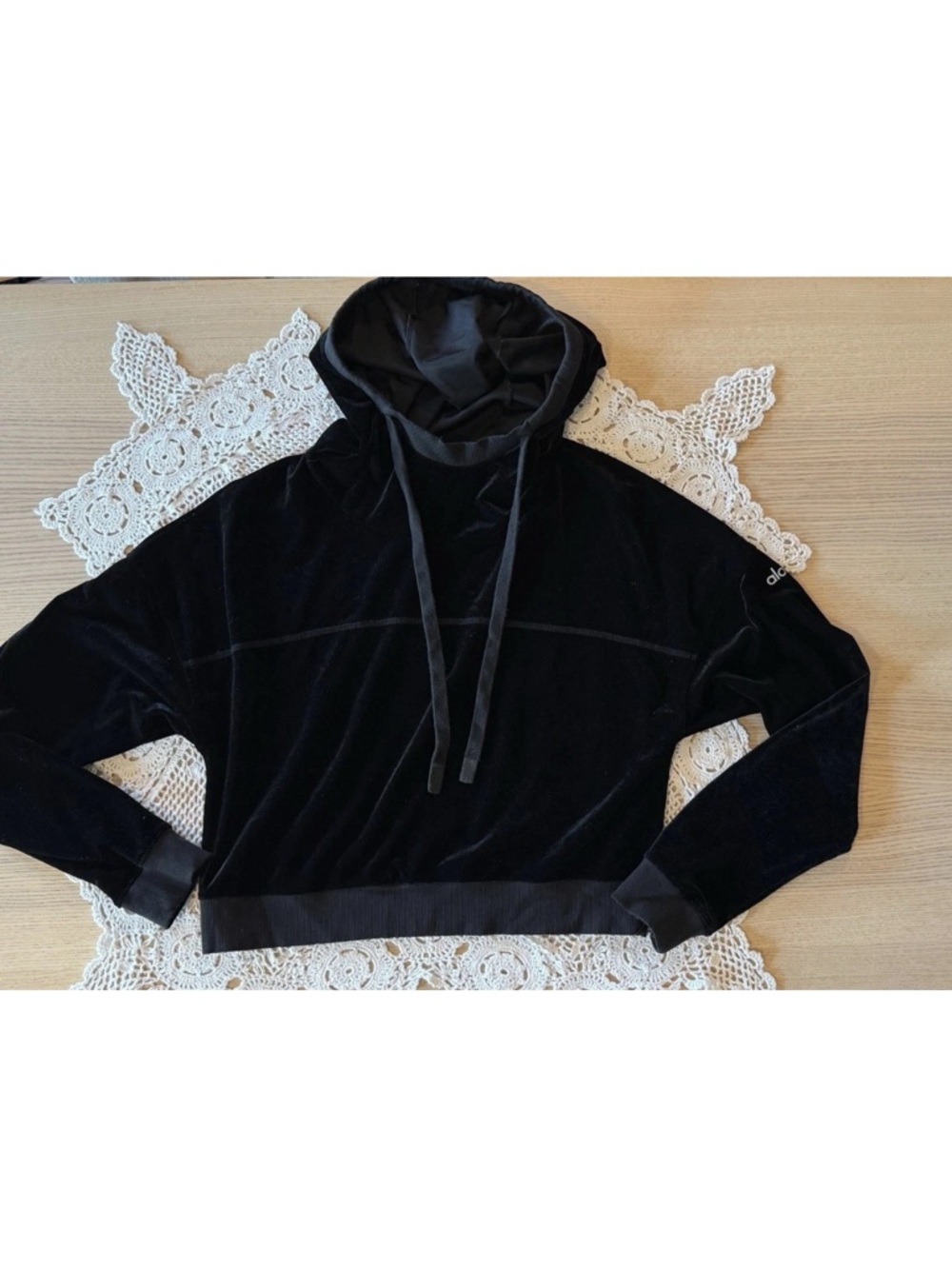 Alo Yoga Luxe Velvet Hoodie Sweatshirt Women Size Small Black Velour Pullover